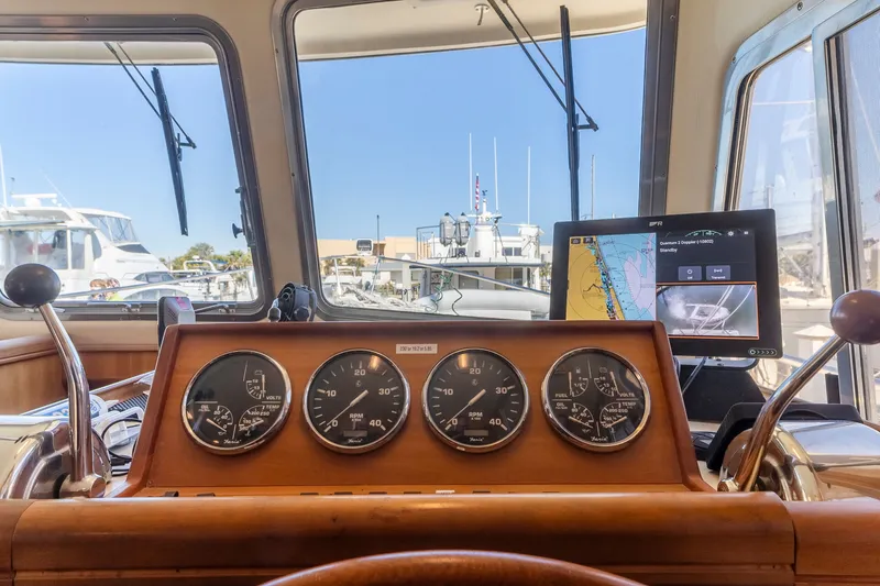 Slide: The Image of Mainship 400 Trawler 2004 - 30