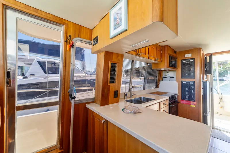 Slide: The Image of Mainship 400 Trawler 2004 - 32