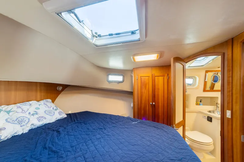 Slide: The Image of Mainship 400 Trawler 2004 - 40