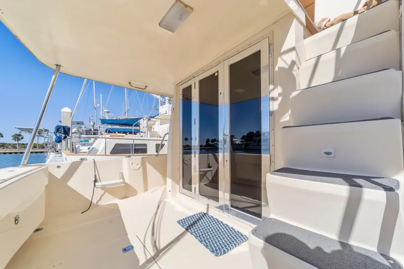 Slide: The Image of Mainship 400 Trawler 2004 - 45