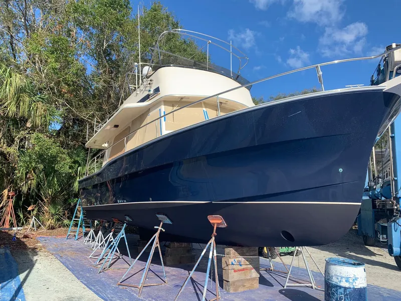 Slide: The Image of Mainship 400 Trawler 2004 - 62