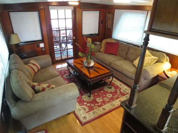 Slide: The Image of Hatteras 58 Motor Yacht (2013 Custom) 1977 - 4