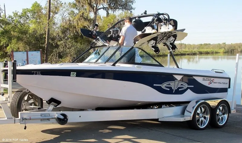 Slide: The Image of Correct Craft 210 Super Air Nautique 2001 - 1