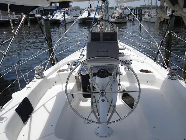 Slide: The Image of Hunter 420 Air and Gen 2000 - 6