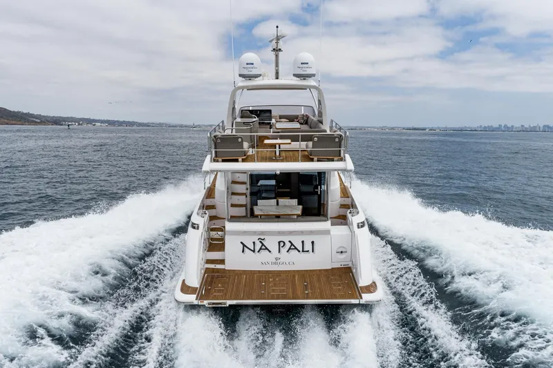 Slide: The Image of Azimut 55 2020 - 17