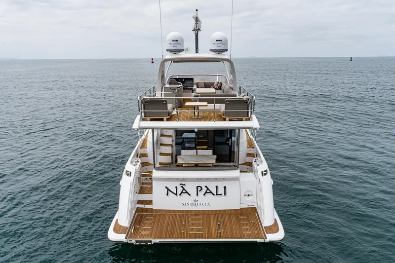 Slide: The Image of Azimut 55 2020 - 18