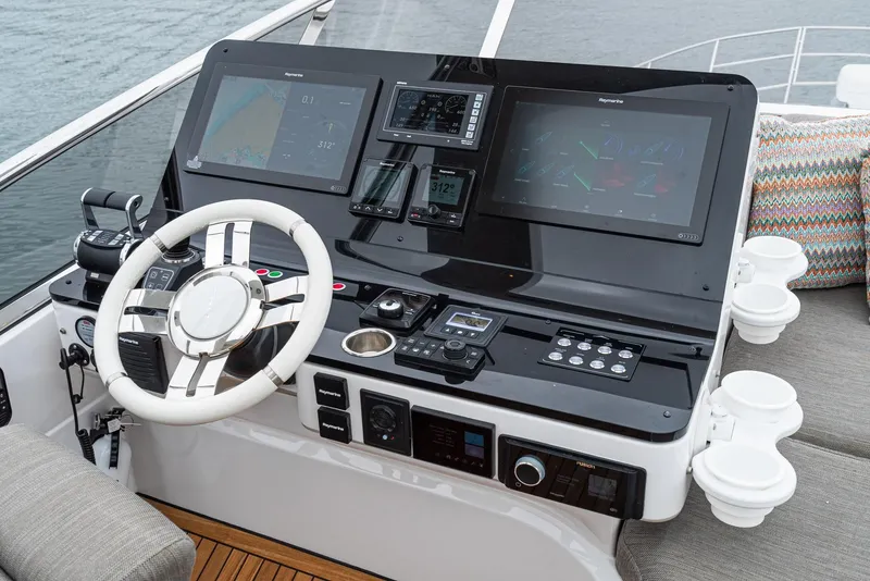 Slide: The Image of Azimut 55 2020 - 27