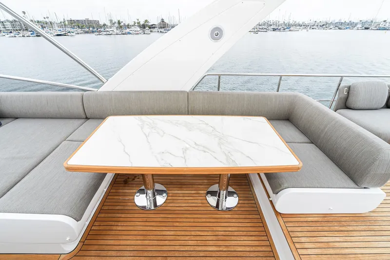 Slide: The Image of Azimut 55 2020 - 29