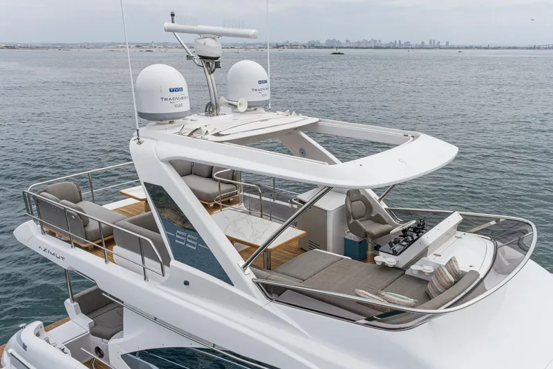 Slide: The Image of Azimut 55 2020 - 33