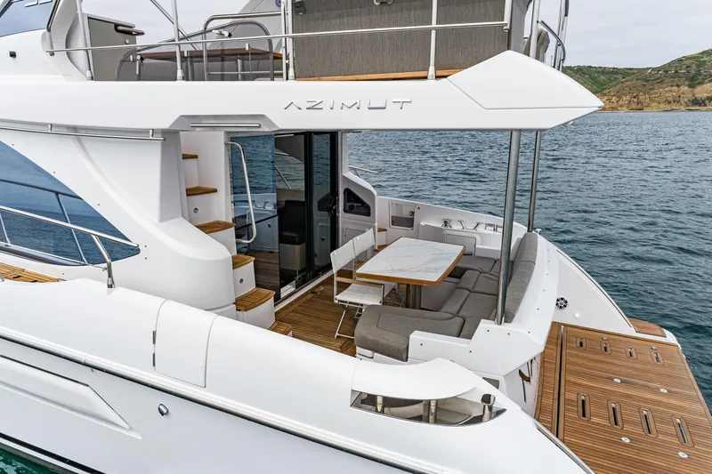 Slide: The Image of Azimut 55 2020 - 38
