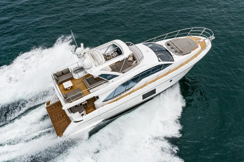 Slide: The Image of Azimut 55 2020 - 6