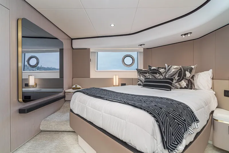 Slide: The Image of Azimut 55 2020 - 61