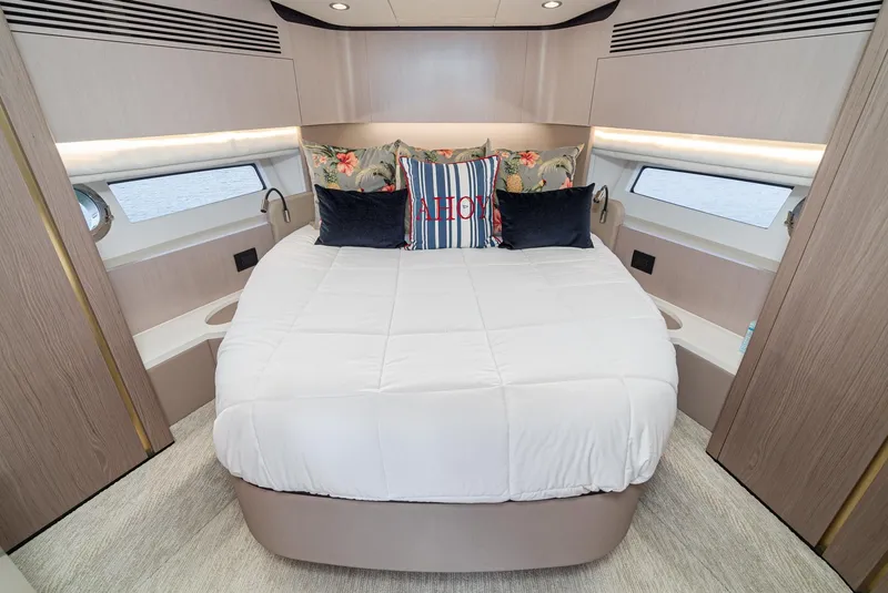 Slide: The Image of Azimut 55 2020 - 68