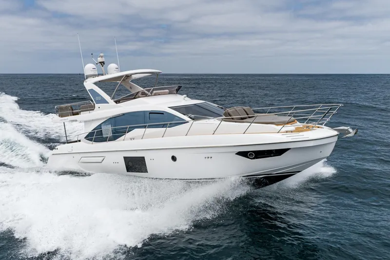 Slide: The Image of Azimut 55 2020 - 7