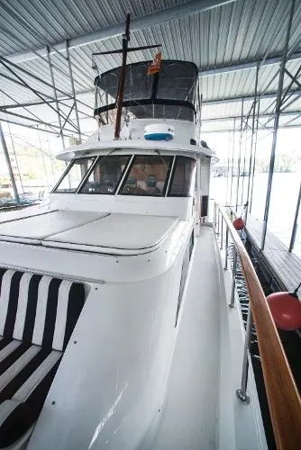Slide: The Image of Hatteras 58 Galley Up MY 1979 - 9