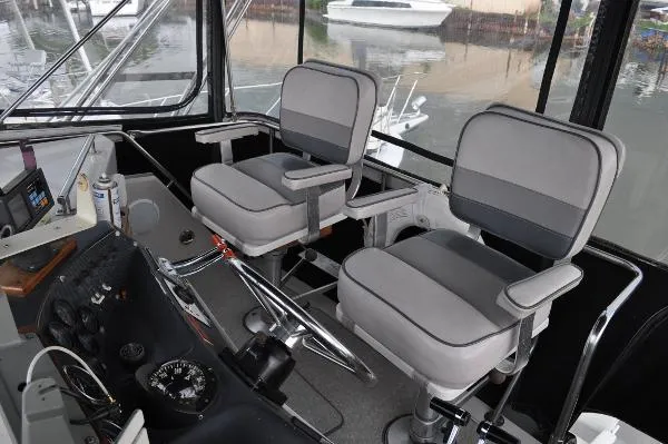 Slide: The Image of Sea Ray 390 Sedan Sportfish 1985 - 9