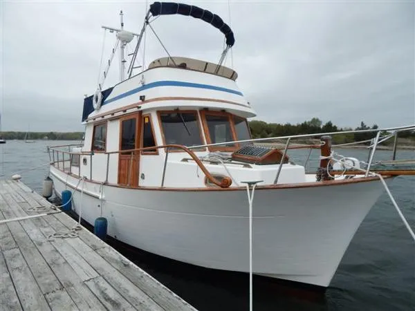 Slide: The Image of Marine Trader 34 Double Cabin 1989 - 0