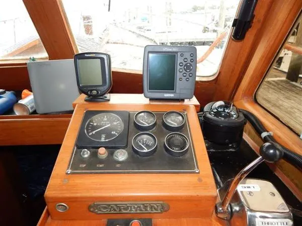 Slide: The Image of Marine Trader 34 Double Cabin 1989 - 1