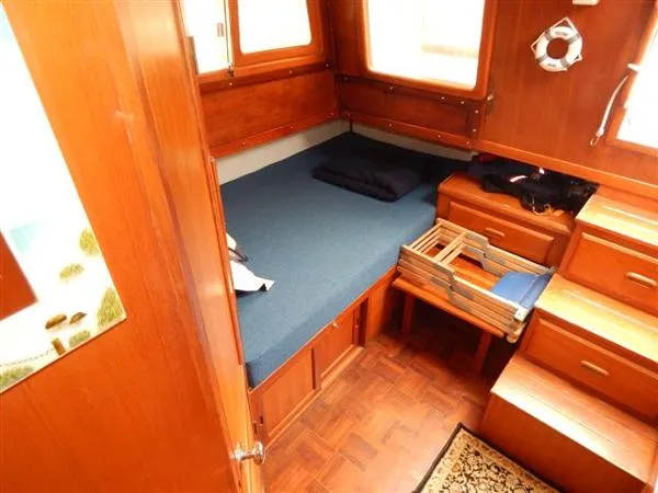 Slide: The Image of Marine Trader 34 Double Cabin 1989 - 5