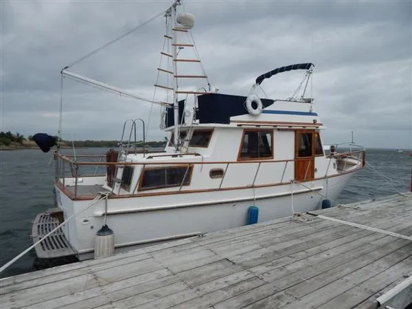Slide: The Image of Marine Trader 34 Double Cabin 1989 - 8