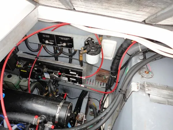 Slide: The Image of Sea Ray 370 Sundancer 1995 - 6
