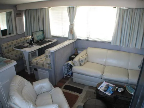 Slide: The Image of Bluewater 42 Coastal Cruiser 1989 - 4