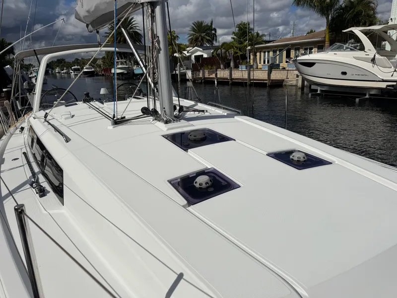 Slide: The Image of Beneteau Oceanis 41.1 2019 - 16