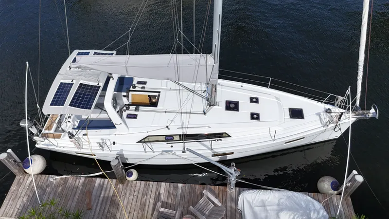 Slide: The Image of Beneteau Oceanis 41.1 2019 - 23