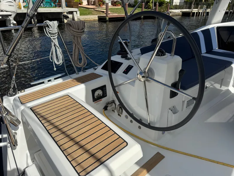 Slide: The Image of Beneteau Oceanis 41.1 2019 - 30