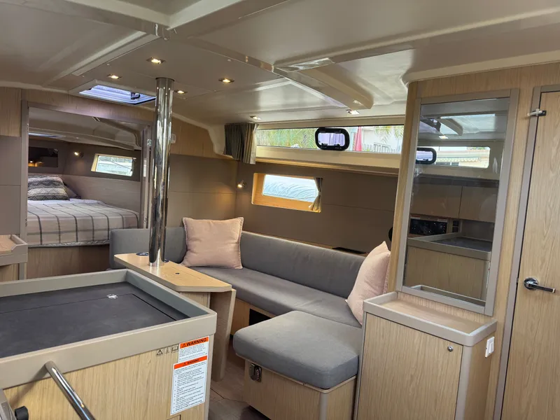 Slide: The Image of Beneteau Oceanis 41.1 2019 - 43