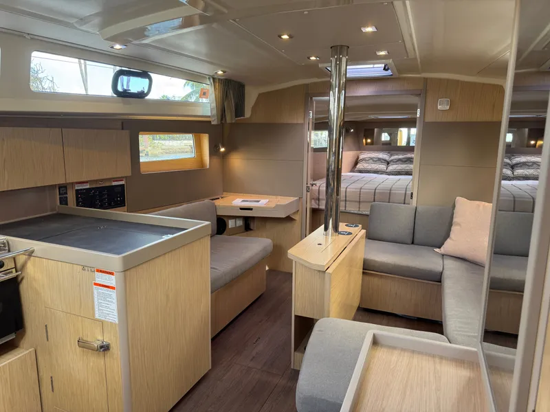Slide: The Image of Beneteau Oceanis 41.1 2019 - 44