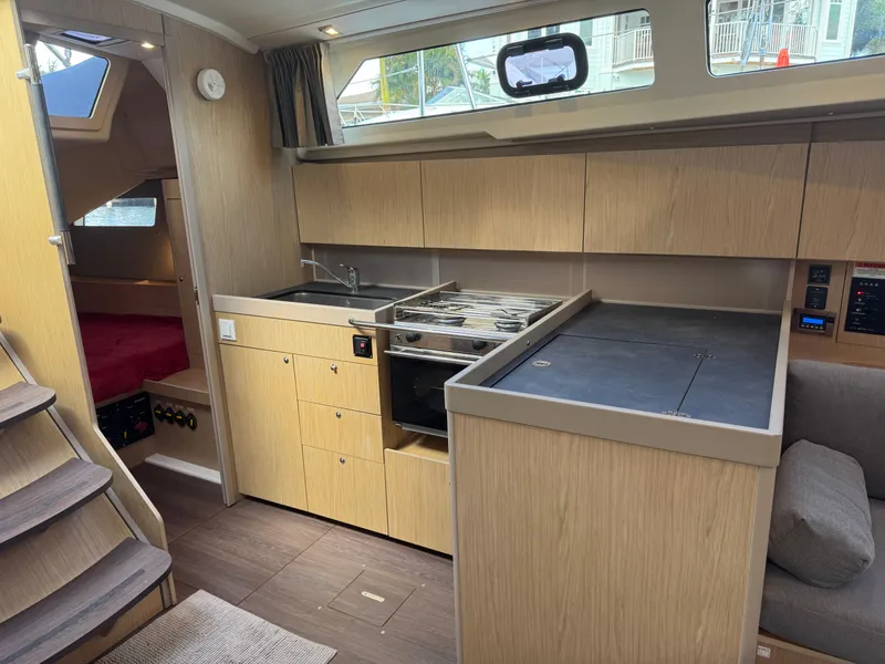 Slide: The Image of Beneteau Oceanis 41.1 2019 - 47