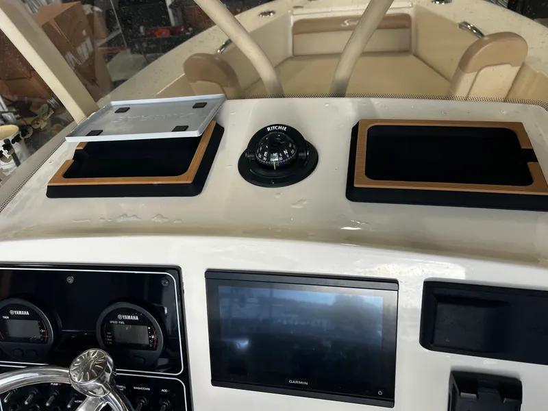 Slide: The Image of Scout 195 Sportfish 2024 - 11