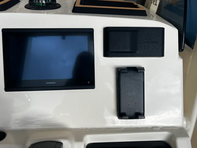 Slide: The Image of Scout 195 Sportfish 2024 - 12