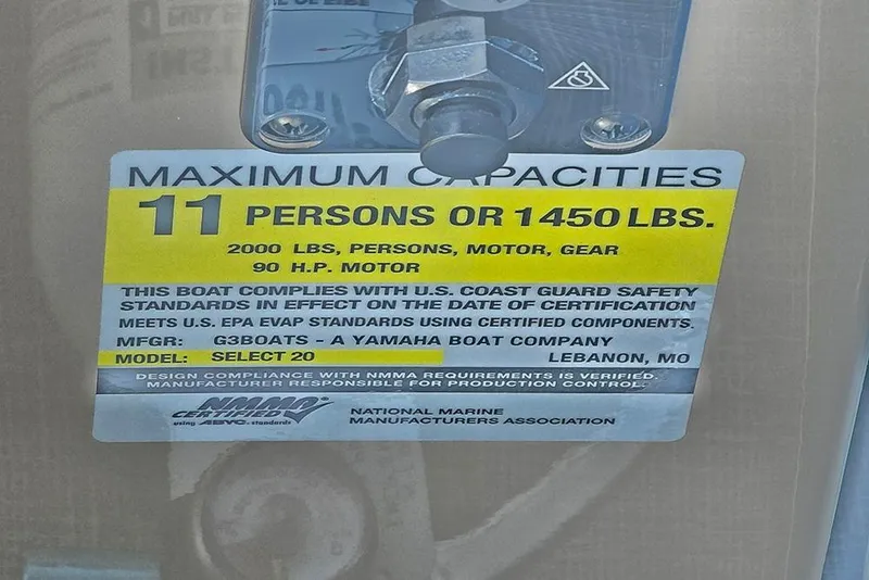 Slide: The Image of SunCatcher Select 20C 2026 boat capacity label: 11 persons or 1450 lbs, 90 HP motor. - 17