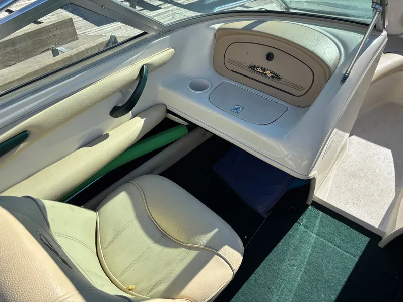 Slide: The Image of Sea Ray 185 1999 - 6