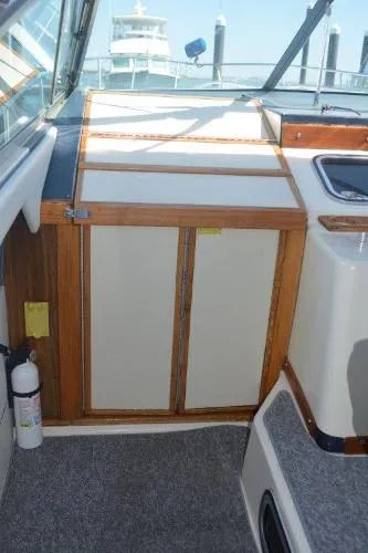 Slide: The Image of Sea Ray Express Cruiser 1987 - 10