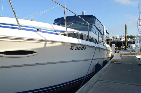 Slide: The Image of Sea Ray Express Cruiser 1987 - 4