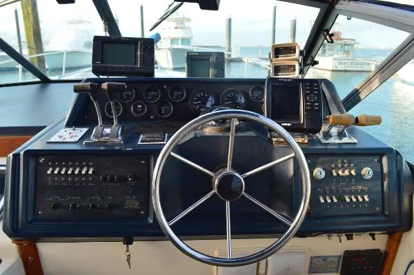 Slide: The Image of Sea Ray Express Cruiser 1987 - 6