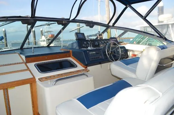 Slide: The Image of Sea Ray Express Cruiser 1987 - 7