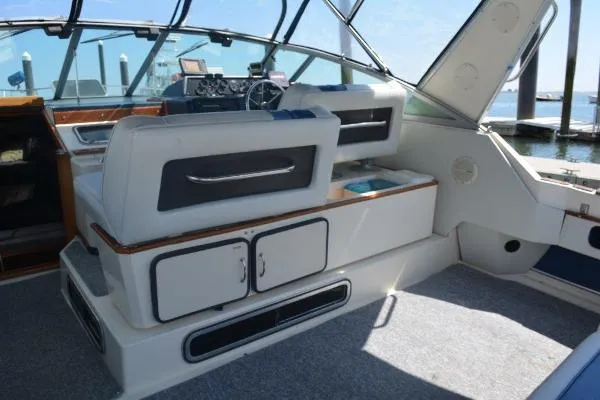 Slide: The Image of Sea Ray Express Cruiser 1987 - 8
