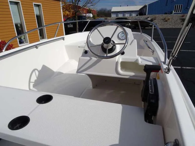 Slide: The Image of Boston Whaler 130 Super Sport 2014 - 8