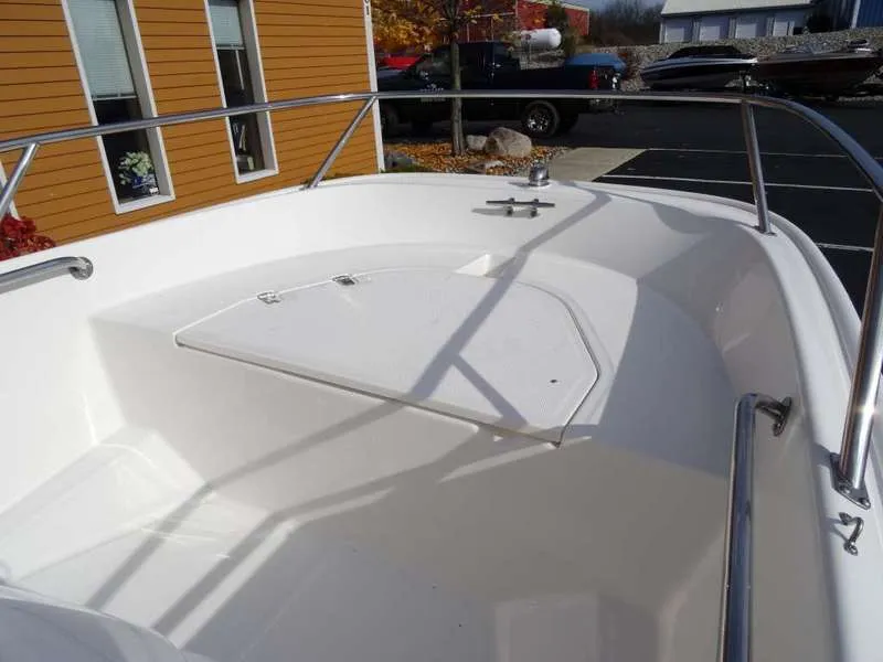 Slide: The Image of Boston Whaler 130 Super Sport 2014 - 9