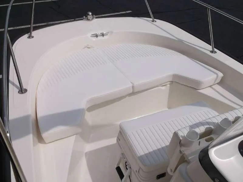 Slide: The Image of Boston Whaler 170 Montauk 2013 - 8