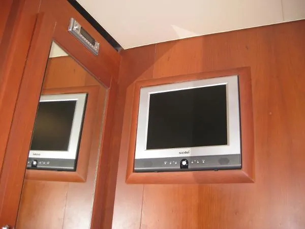 Slide: The Image of Luhrs 41 Convertible 2005 - 9