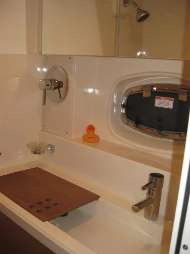 Slide: The Image of Sea Ray 410 Sundancer 2012 - 10