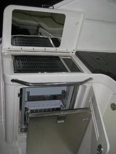 Slide: The Image of Sea Ray 410 Sundancer 2012 - 6