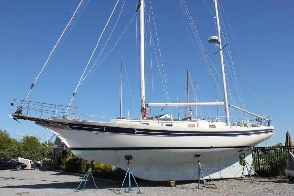 Slide: The Image of Bayfield 40 Cutter Ketch 1986 - 2