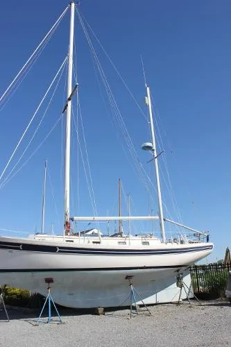Slide: The Image of Bayfield 40 Cutter Ketch 1986 - 3