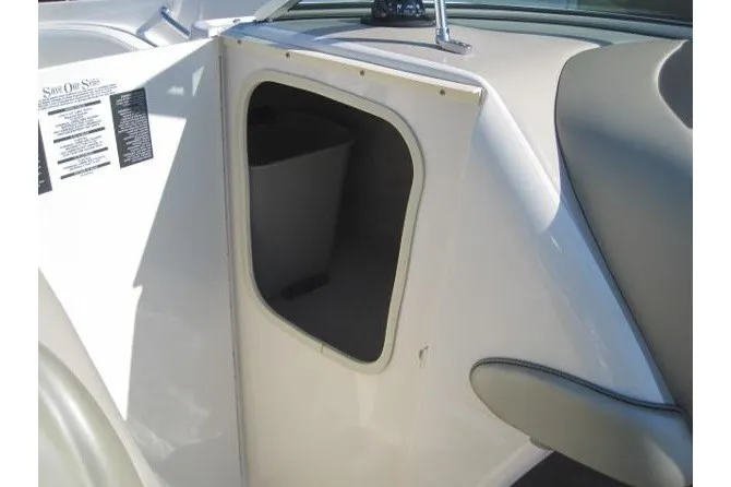 Slide: The Image of Sea Ray 220 Select 2006 - 9